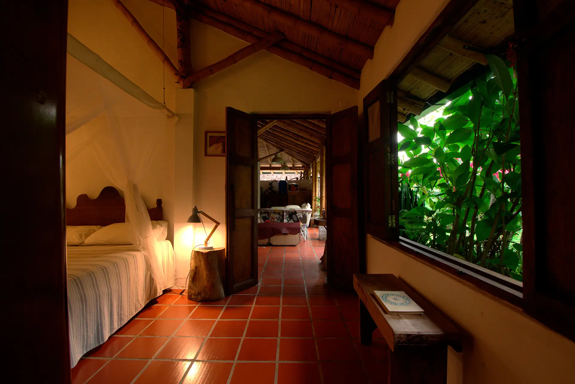 Vista al interior de la casa